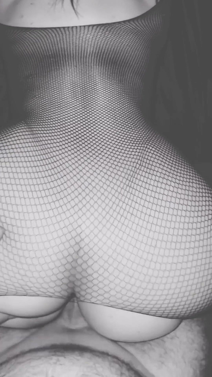 Christy X Taylor: Nachtsicht-video eines amateur-paares, das heißen sex im bett hat