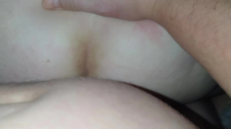 Sekretny666: Ničí její punčocháče a stříkání do její těsné kundičky