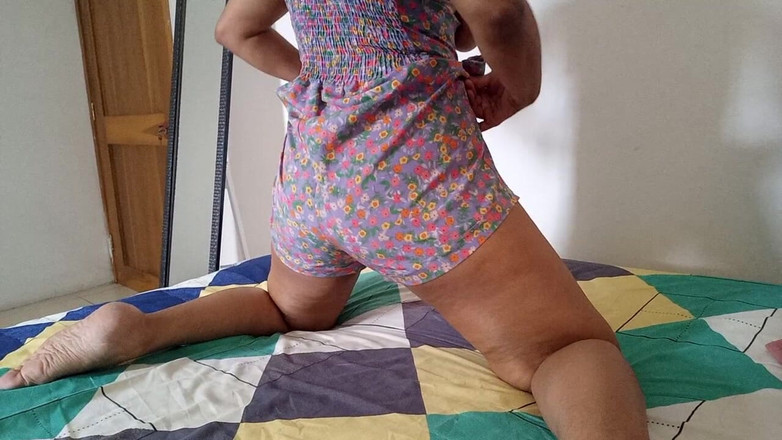 PATY PATY: Vídeo caseiro da estudante!! Ela adora abrir a bunda em...