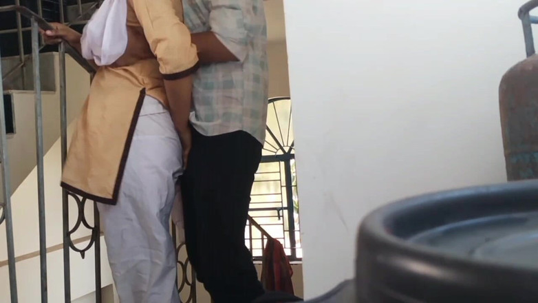 Fantacycutting: Insegnante e studente indiano ki nuovo video virale voluto