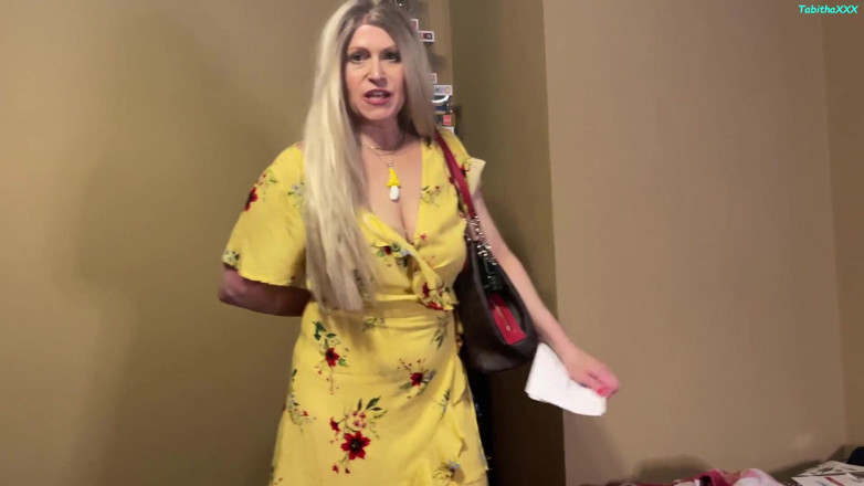 TabithaXXX: Giantess stepmom - shrinks slacker stepson 2 worship her body