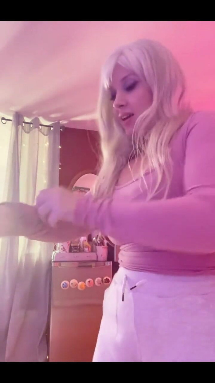 PaintedRose: "좋은 소녀"에 대한 영화의 날 Bts