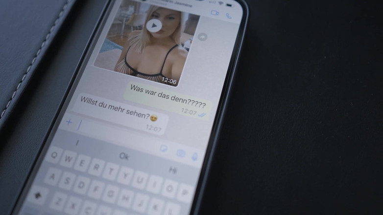 Limitless and Special: Anal Bis Zum Anschlag Mehrere Schwänze Für Eine Schlampe