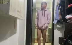 Registra mio cognato quando lascia il bagno
