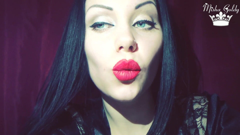 Goddess Misha Goldy: Rose lipstick is your weak spot