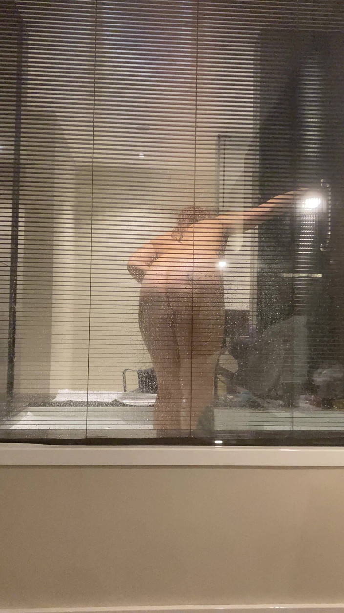 Hairy couple: Cewek hamil rambut merah ini dientot habis-habisan di kamar mandi...