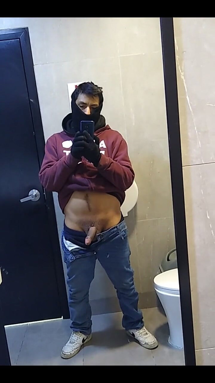 AlexAlejandro13: Kfc 화장실 유출 우유