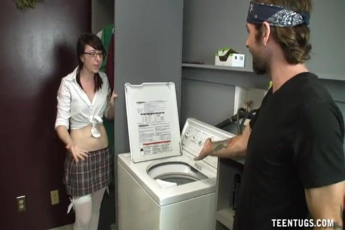 TeenTugs: Dakota’s Laundry Handjob Lust