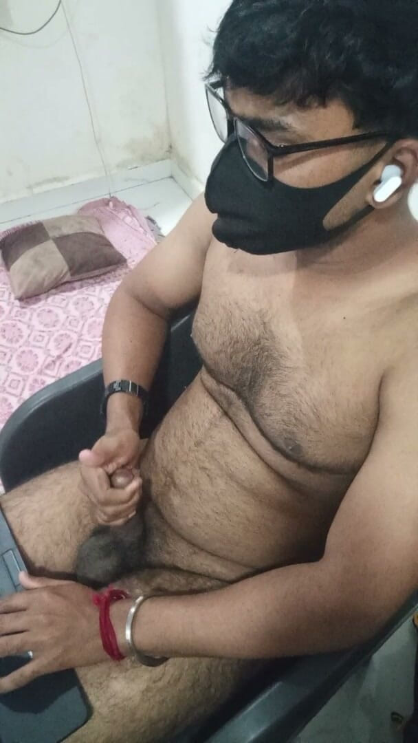 Asian321heart: Der indische jungfräuliche junge schüttelt seine und holt das wasser...