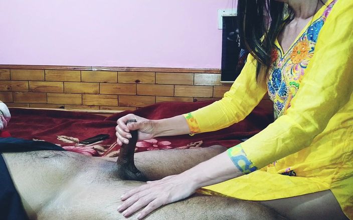 Bolly Karma: Вона насолоджується великим чорним членом перед камерою в прямому ефірі