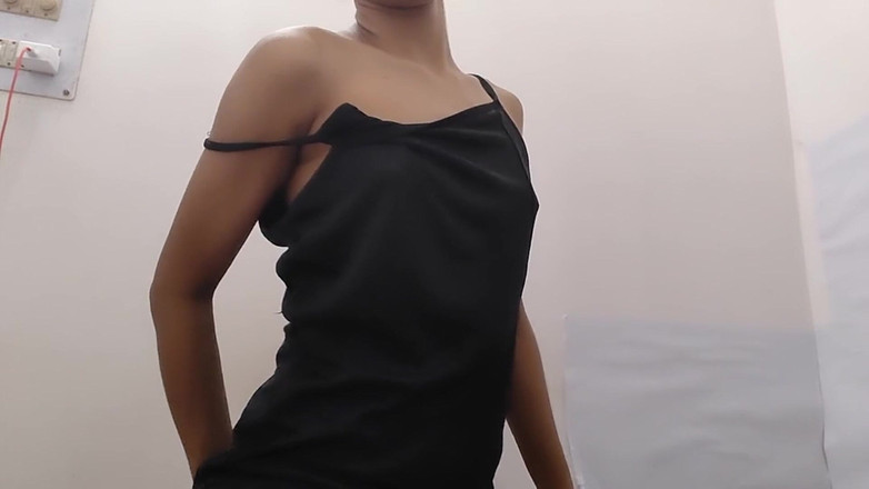 desigirl93: Novia india secretamente dedeándose en habitación follando duro