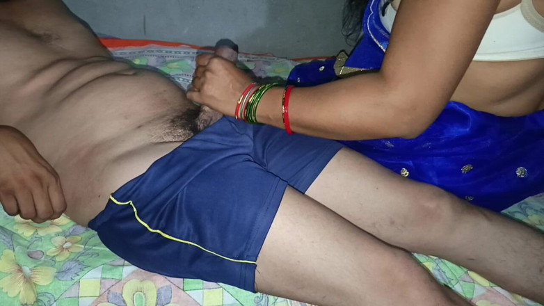 Kavita69: เด็กหนุ่มน้ําแตกในตัวกูขณะเย็ดกับน้าสุดฮอต