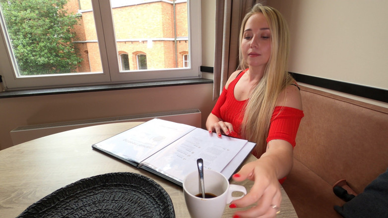 Creampie-Queens: Fuck on Traveling - Blonde Lisa Fucked Doggy, Dildo &amp; Fingering
