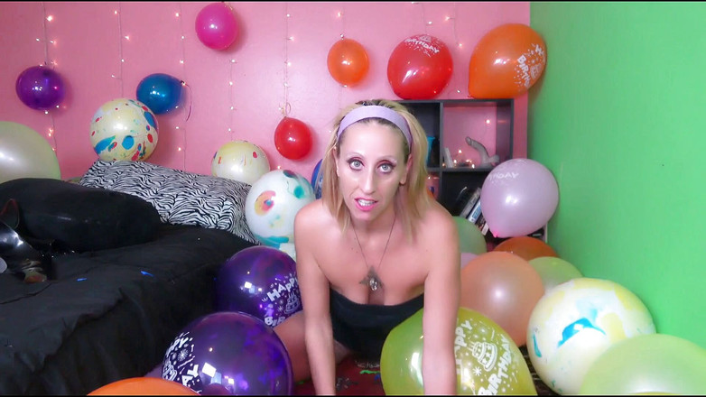 Lourdes Noir: Підстрибуючі, потираючи повітряні кулі