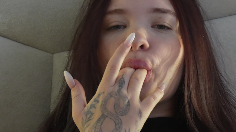 xKeryB: Mi Masturbo La Mia Piccola Figa Bagnata E Penso Al...