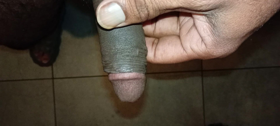 Kejken87: Bersantai dengan tangan di kamar mandi