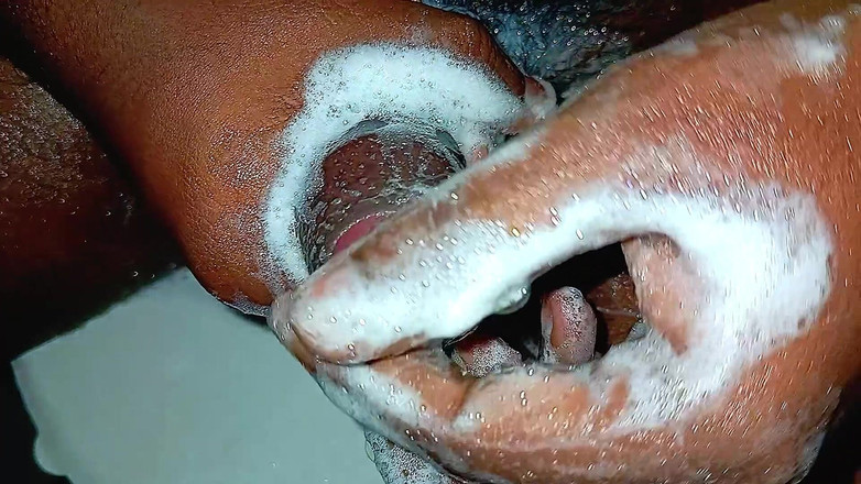 rahuman: Pulizia e masturbazione del cazzo mostruoso