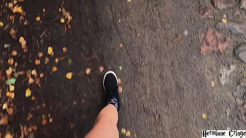 Hermione Cringe: Uber-chauffeur zag een kans en nam deze - Hermione Cringe nep-taxi