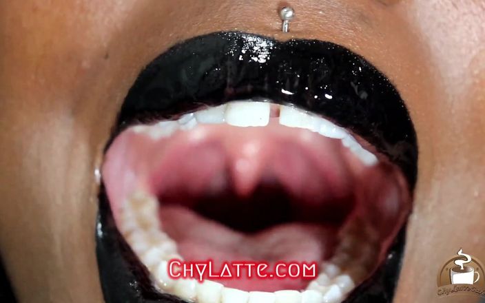Chy Latte Smut: Zkoumání černé rtěnky úst