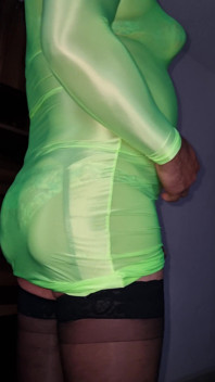 Nieuwe Lime Green strakke jurk en bloemenprint lingerie