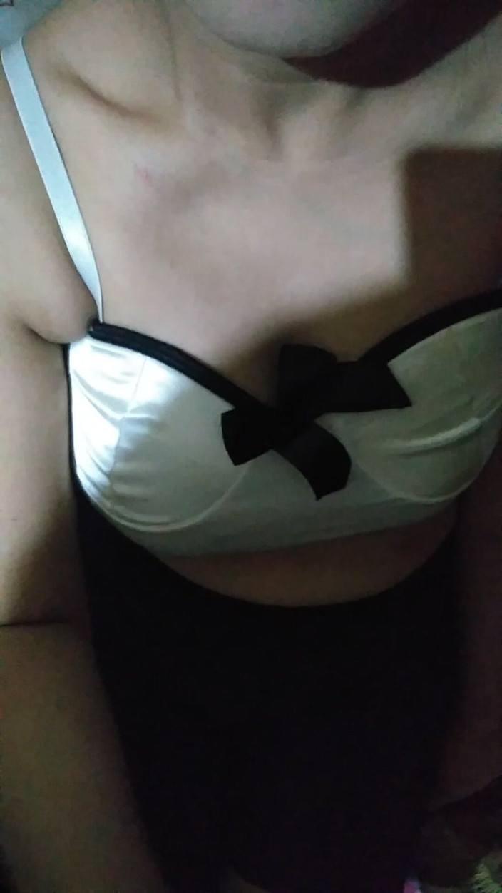 MellyMeylinda: Sexy mädchen fickt muschi, bis crot gefickt wird