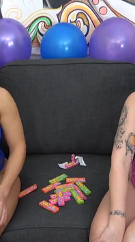 Hubba Bubba Chewing Gum Blowing up