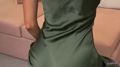 Who is Lilly: लग्जरी बेब क्लब के बाद मेरे घर आती है - lilly कौन है