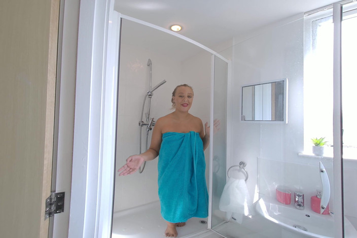 WankitNow VR: Beth - Soapy &amp; Slippery