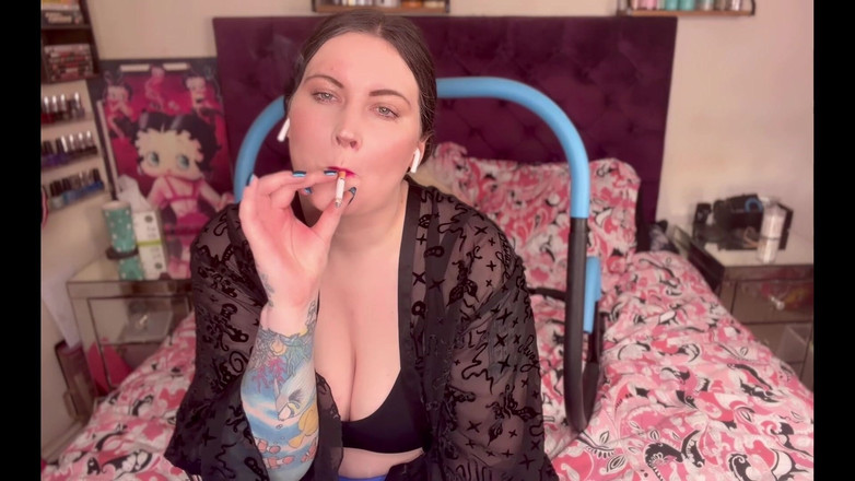 MissFFW: Miss Ffw berusaha untuk menjadi "jalang langsing teruk &amp; sebut harga