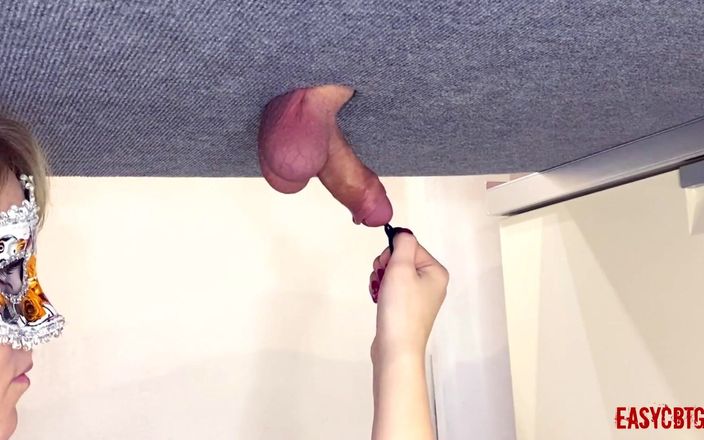 AnnyCandyPainboy: Sahibe köle easycbtgirl'ün sünneti ve üretrasıyla keşfediyor ve oynuyor