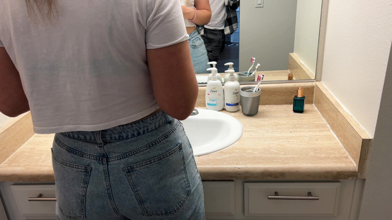 Addy Broke: A Pretty Babe for a Quickie