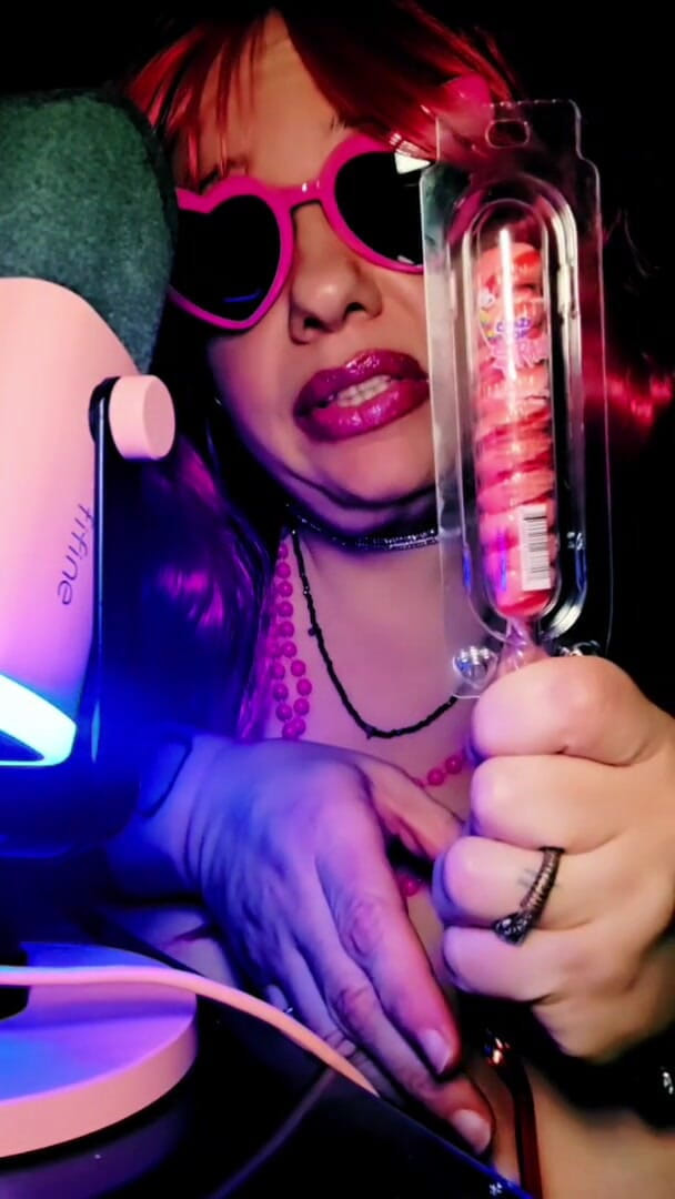 LustyPeachesofSin: Lecca-lecca asmr