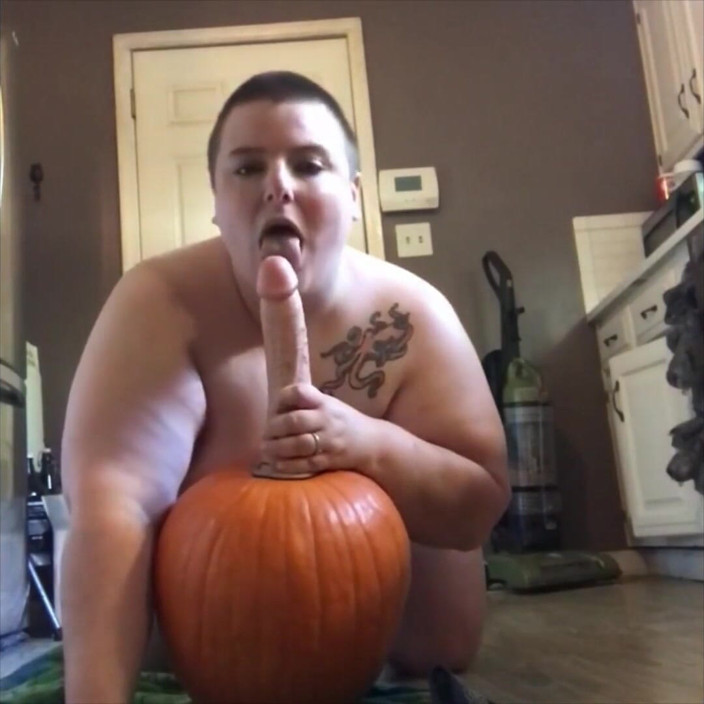 Lyla Switch: Pumpkin fucking season