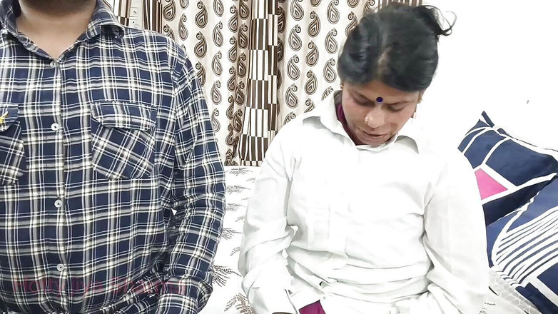 Hotty Jiya Sharmaa: Горячий индийский доктор и пациент трахаются