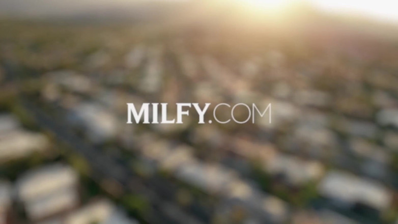 Milfy: Milfy Sexy Hustler Venus Teaches Younger Man at Oral Sex