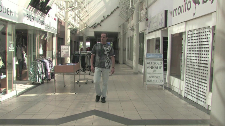 Under German Roofs: Збуджені повії змочують свої пизди, трахаючись з довгим членом 2