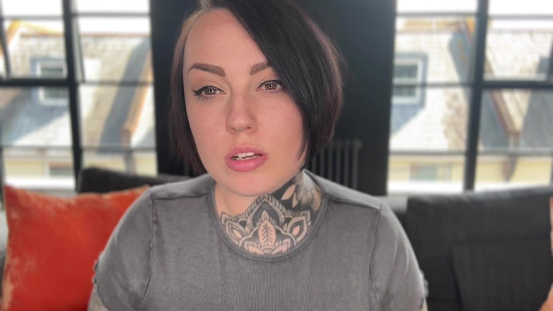 Miss Valentina: Guarda nei miei occhi e rinuncia al controllo