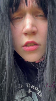 Goth, Ahegao ağzıyla senin penisine biniyor