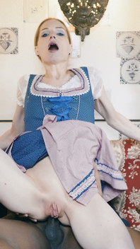 小酒馆里的丑闻一个老熟女实现了不可能!!