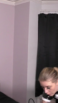 Kann ich dir helfen, sir