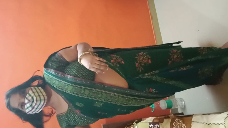 unwelcomeland: Bengali Bhabhi Pussy Chat