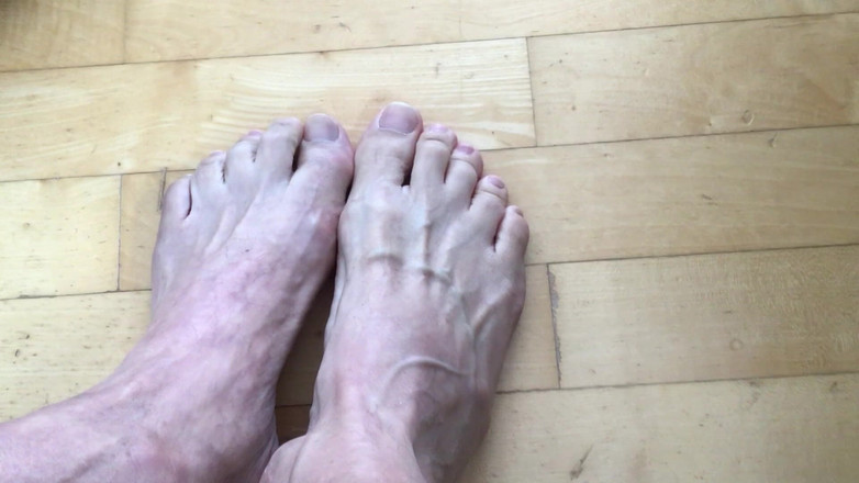 Best Ager: Foot and Toe Play