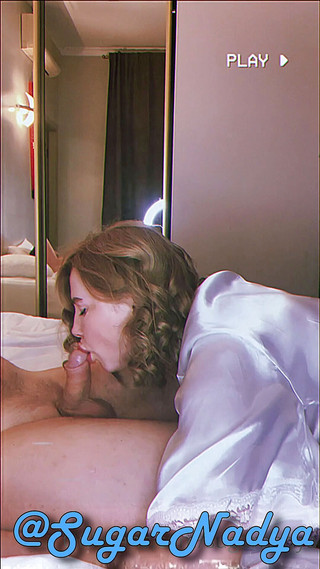 SugarNadya: Polykám jeho ptáka tak hluboko, že se zdá, že ho teď spolknu