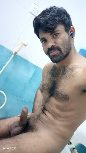 Brijesh 270: Stříká svůj obrovský výstřik do mé kundičky, když moji rodiče...