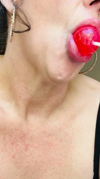 Sucking on a Lollipop! Yfm Likes Sweet Things in Her Mouth