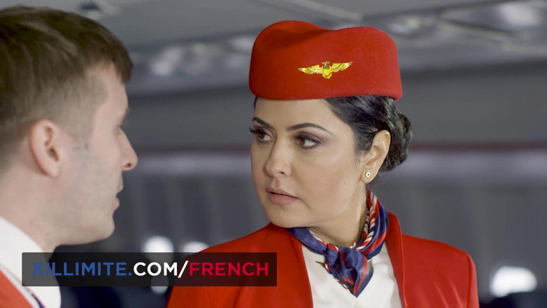 French girls at work: Singgah beruap dengan kru kabin