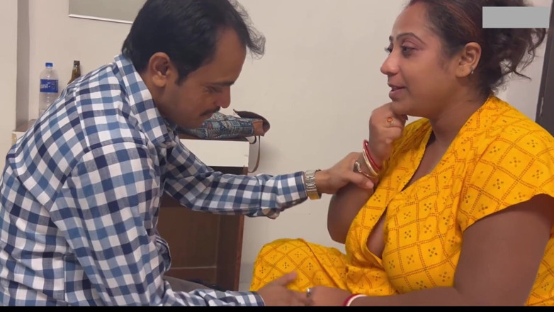 Indian porno creator: Mature Big Tits Horny Indian Bhabhi Fucked by TV Engineer