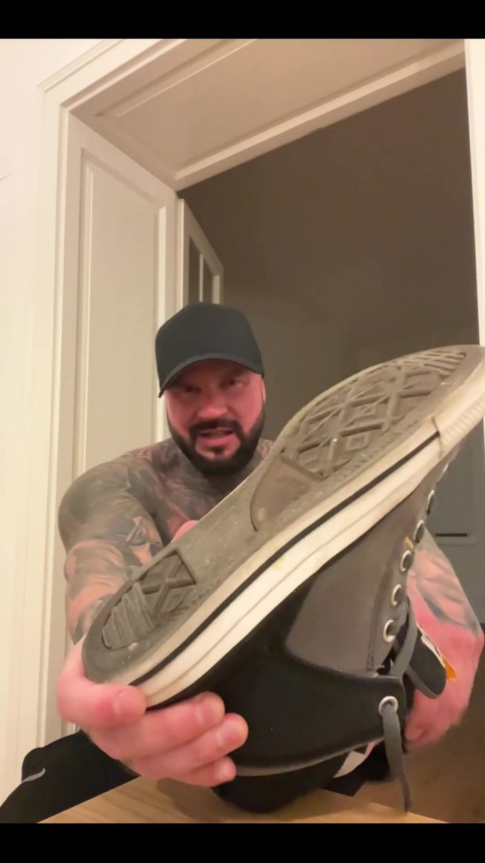 Jasons feet: Tôn thờ đôi chân này