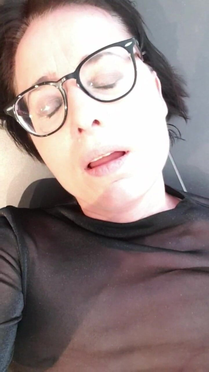 JulieEroticDress: 飞溅潮吹熟女