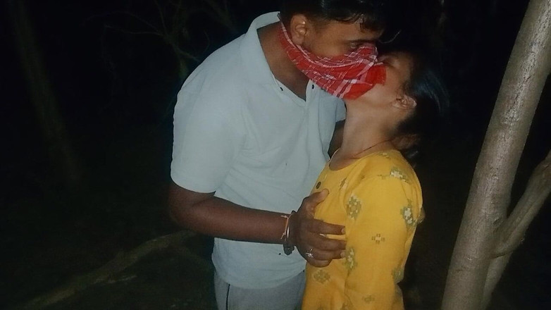 NikiRathod: Nach Langer Zeit Sex Im Tiefen Wald Um Mitternacht